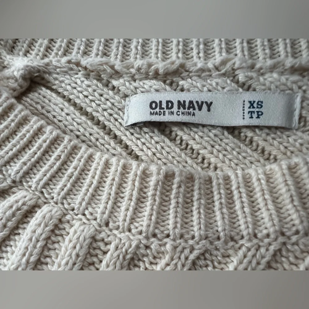 Old Navy Cream Ribbed Crew Neck Sweater - Picture 5 of 9